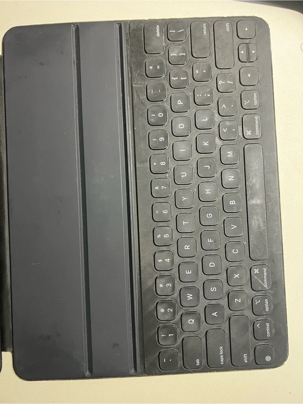 Apple 12.9 Keyboard Folio for gen 3,4,5,6